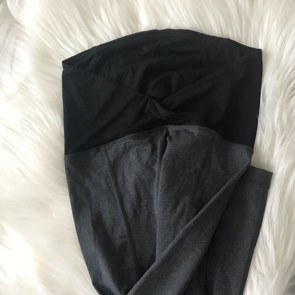 Like New Gray Maternity High Waist Legging Capris - Picture 4 of 5